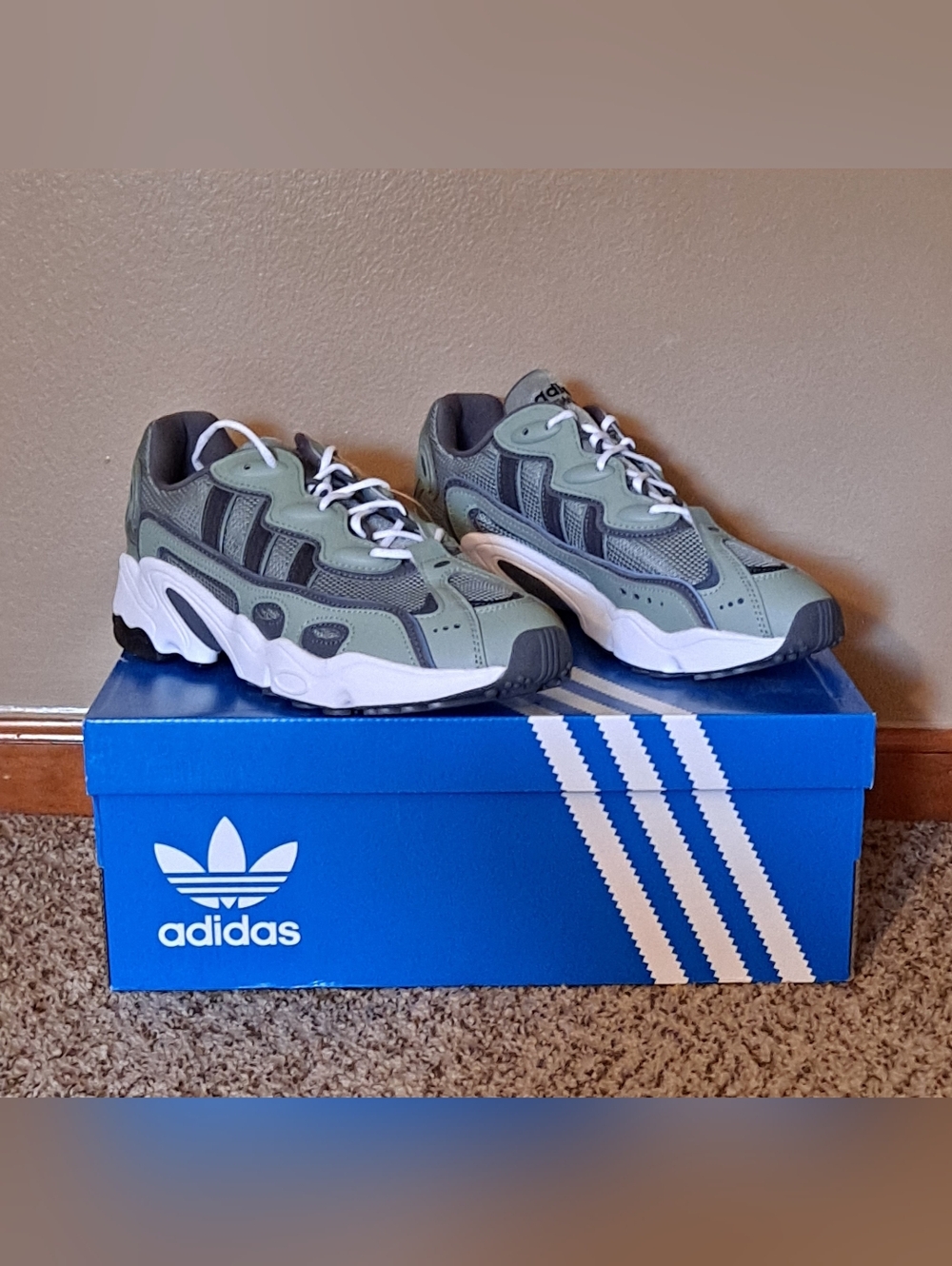 Adidas Ozweego OG Sage Green and Gray Chunky Runner Sneakers Size 9.5 - Picture 2 of 8